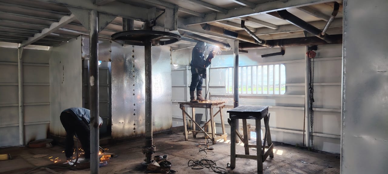 Trabajos metálicos en interior